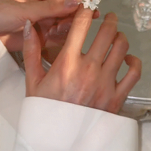 慶幸藍水晶漸變蝴蝶可調節戒指