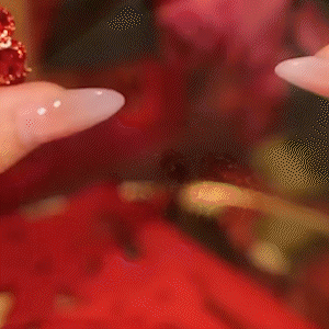 微鑲紅玫瑰花鋯石耳環