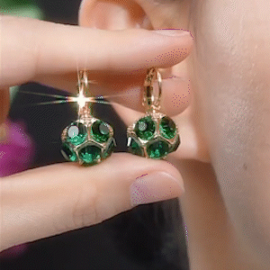 祖母綠色水晶鑽球耳環