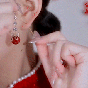 紅色蝶戀珠流蘇耳環