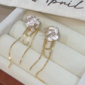 白色山茶花流蘇耳環【一款兩戴】