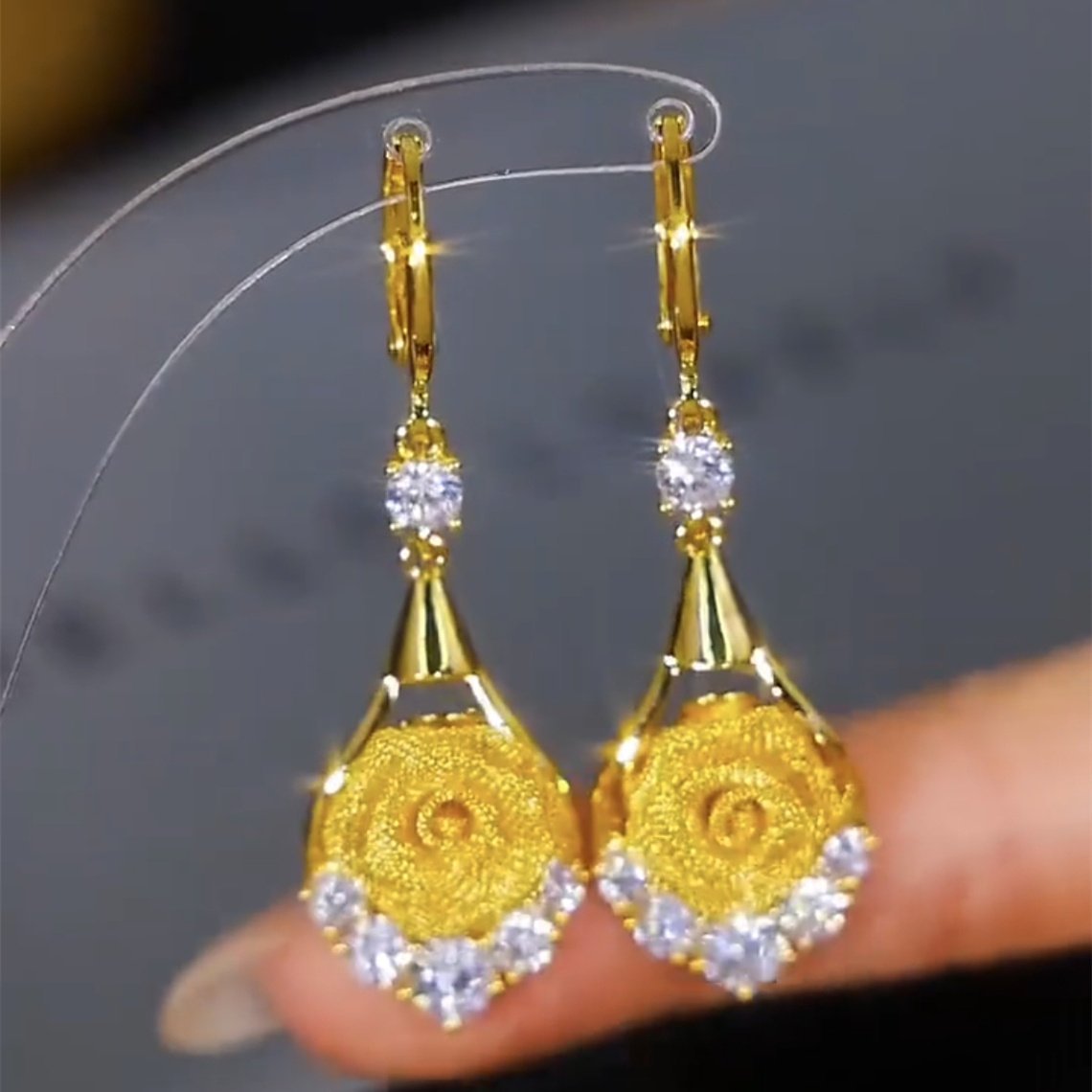 金色鑲鑽網紗玫瑰花耳環