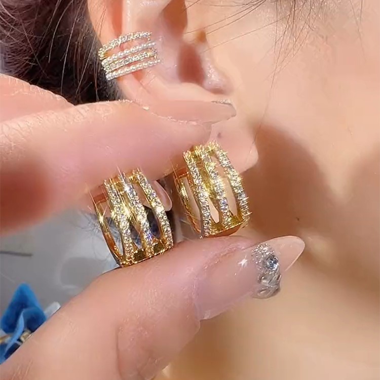 氣質百搭鑲鑽圈圈耳環