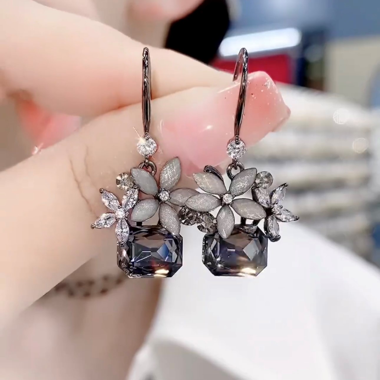 黑水晶花朵耳環