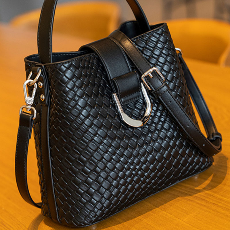 編織包 秋冬水桶包 斜跨包