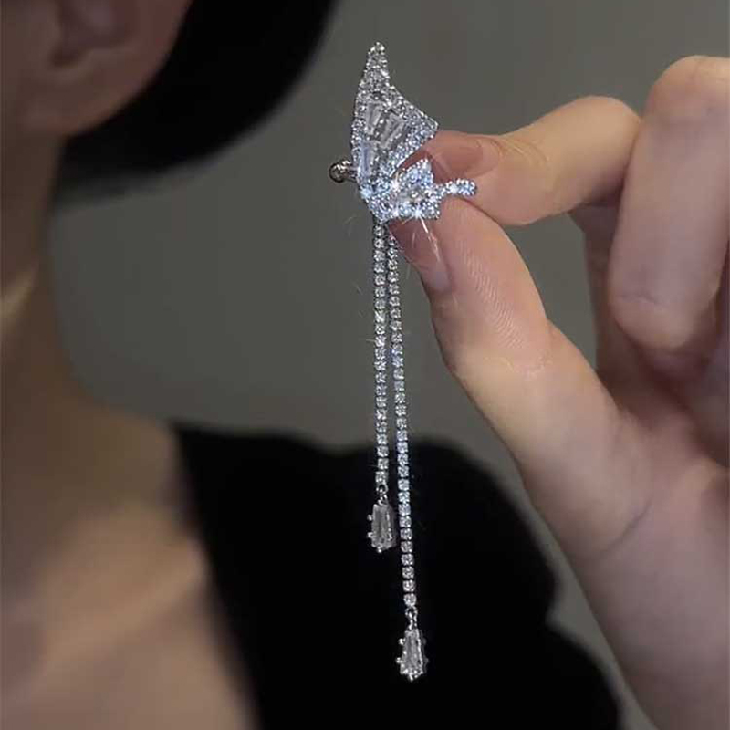 精緻滿鑽蝴蝶結流蘇耳骨夾