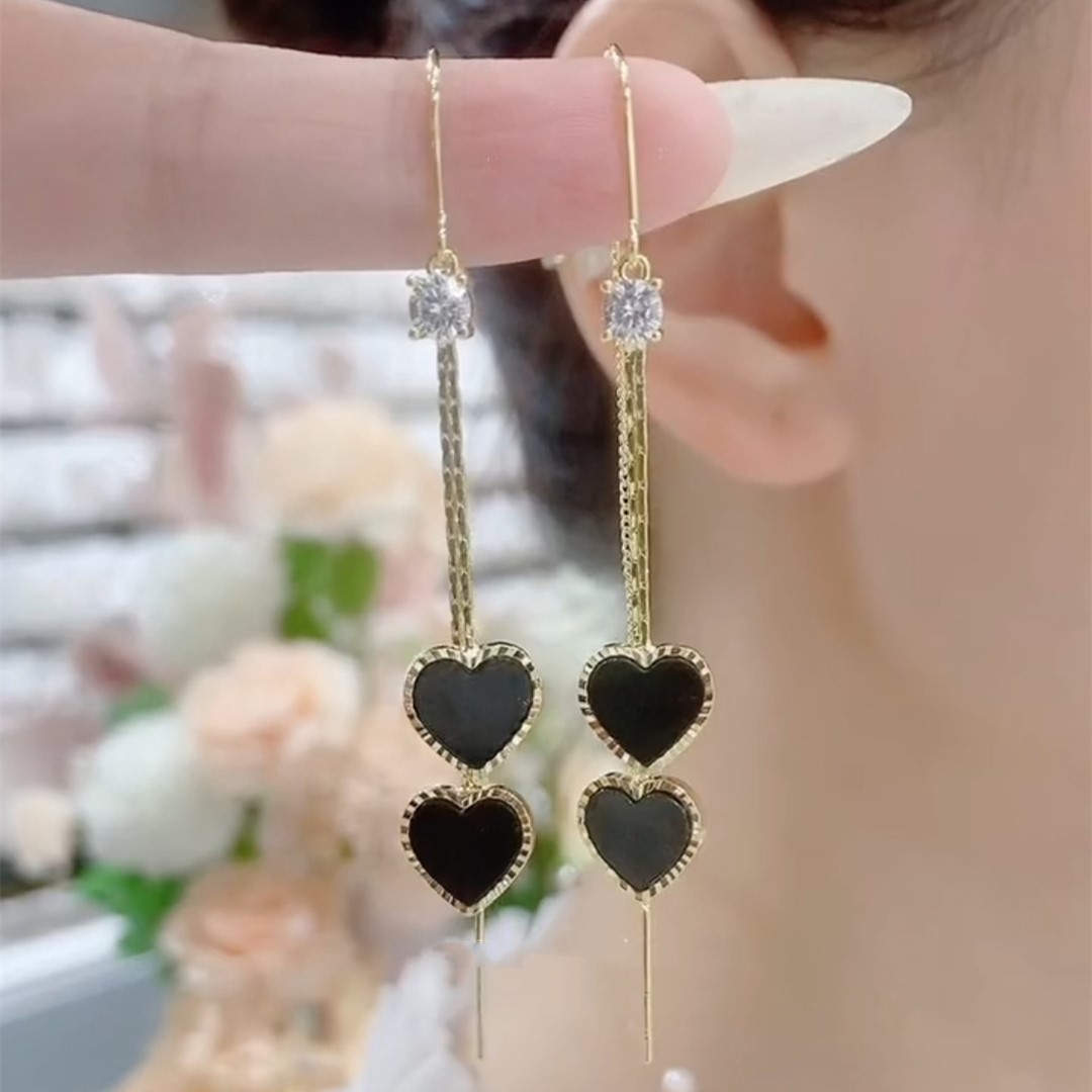 黑色長款流蘇愛心耳線耳環