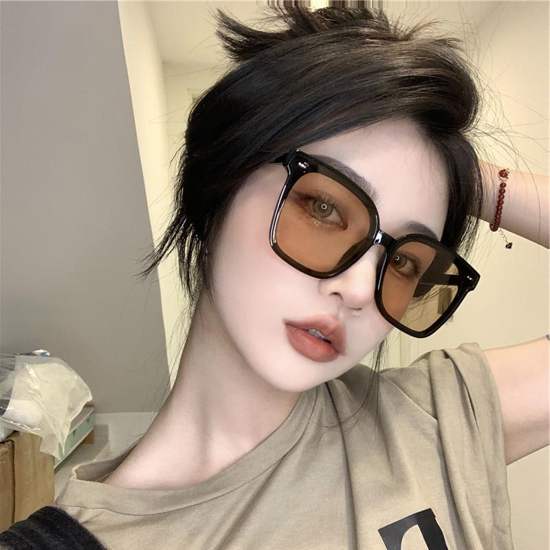    復古大黑框茶色方形顯脸墨鏡  （情侣同款）