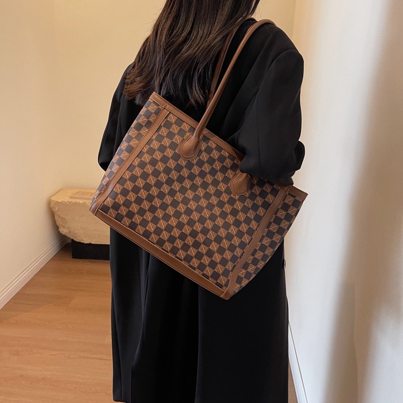 【沫緹甄選】大容量包包秋季百搭新款時尚復古單肩包腋下通勤包托特包