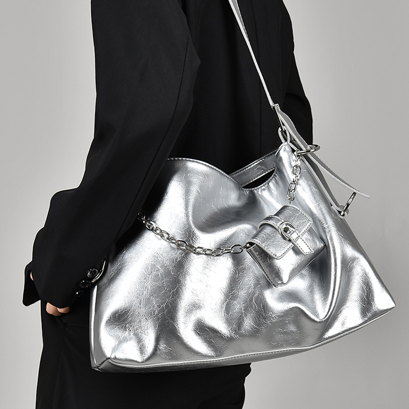 【沫缇甄选】錬條托特包 2023潮流新款大容量包包斜跨女包高級感通勤單肩包