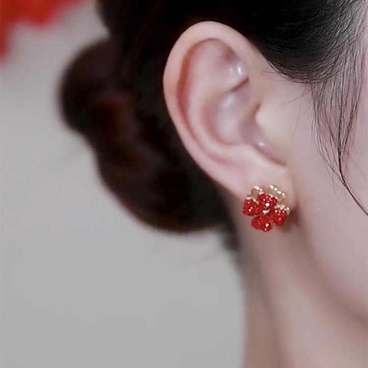 氣質紅色滿鑽旋轉四葉草