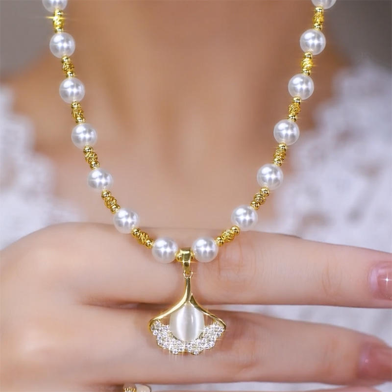 超閃銀杏葉珍珠項錬