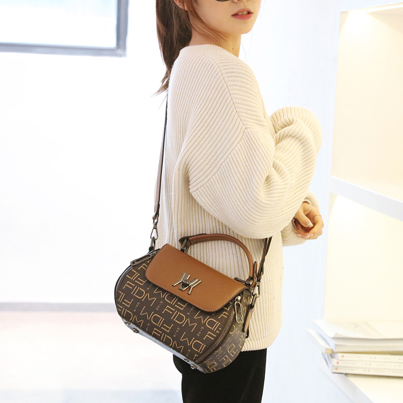 【沫緹甄選】便捷小巧皮革大容量時尚美女手提包