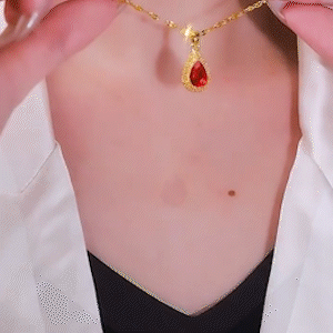時尚紅色水晶榴蓮水滴項錬