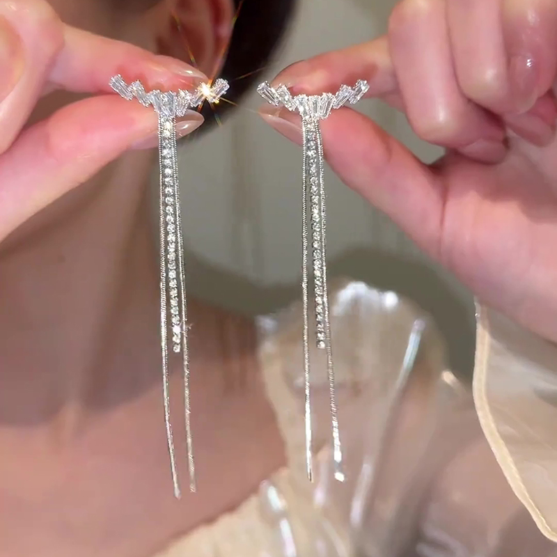 閃耀莫桑鑽氣質耳環