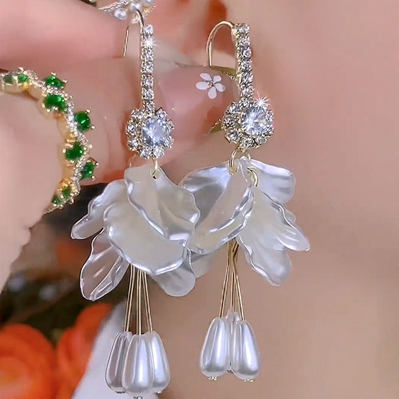 長款貝殼珍珠花瓣耳環