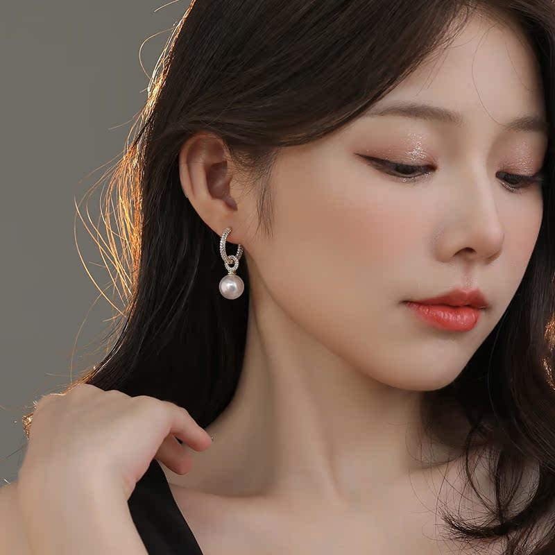 滿鑽質感珍珠耳環  