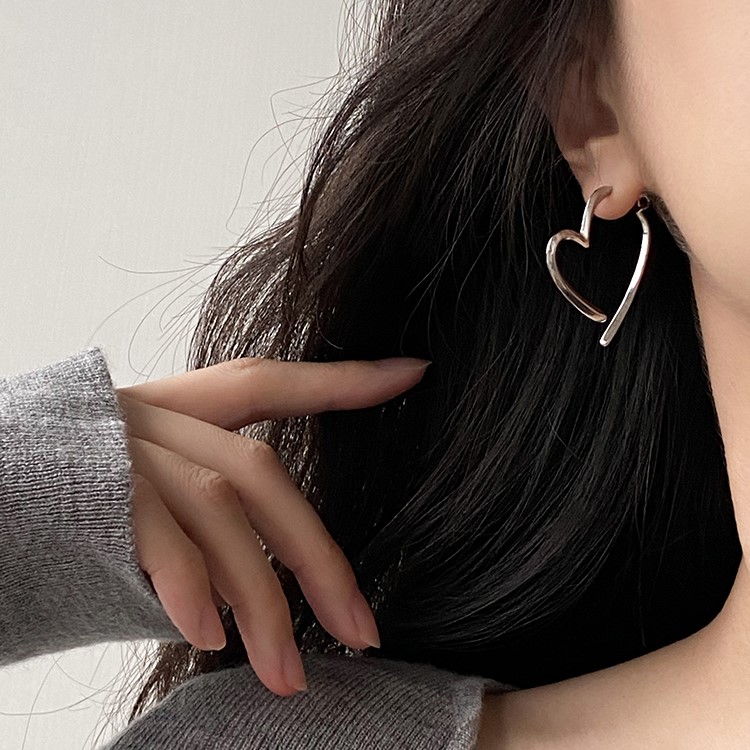 「怦然心動」交叉心形金屬耳環