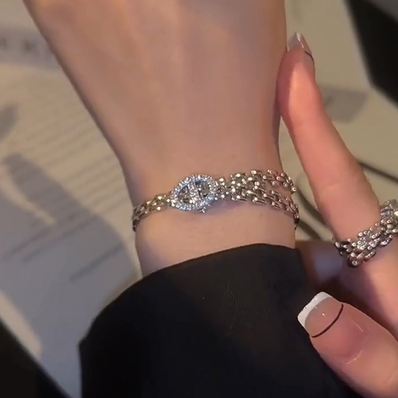 新款潮甜酷氣質豬鼻子純銀手錬