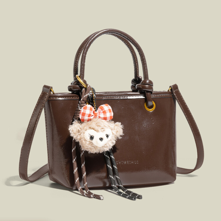 新款时尚百搭斜肩包水桶包