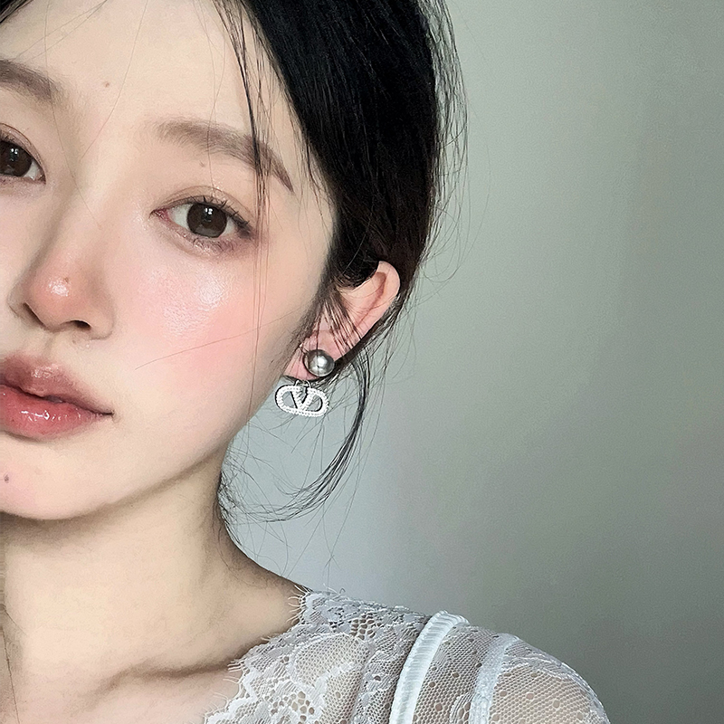 CD字母珍珠氣質耳環