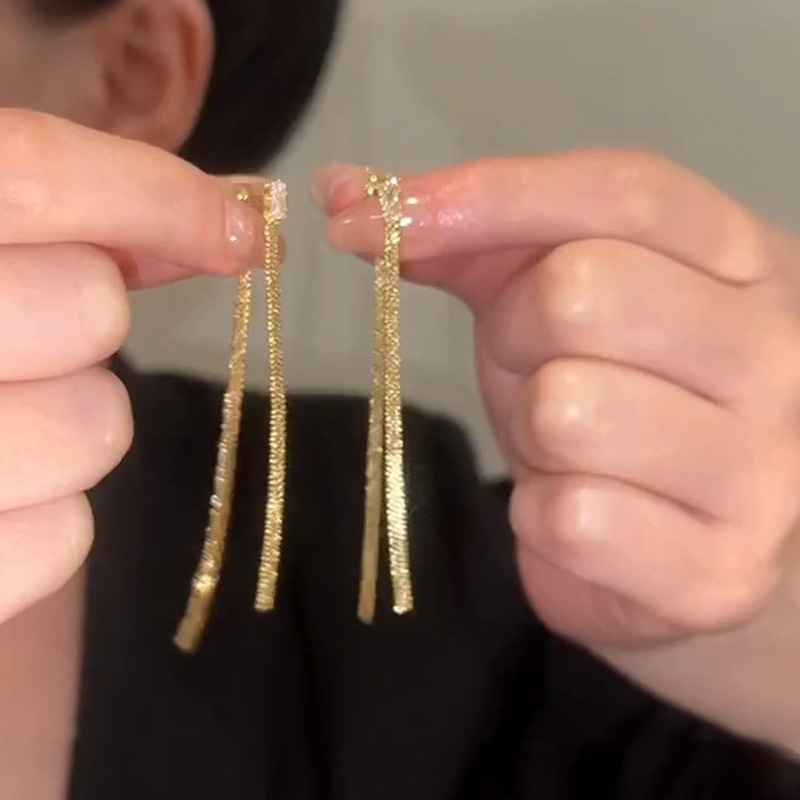 輕奢風鋯石流蘇耳環