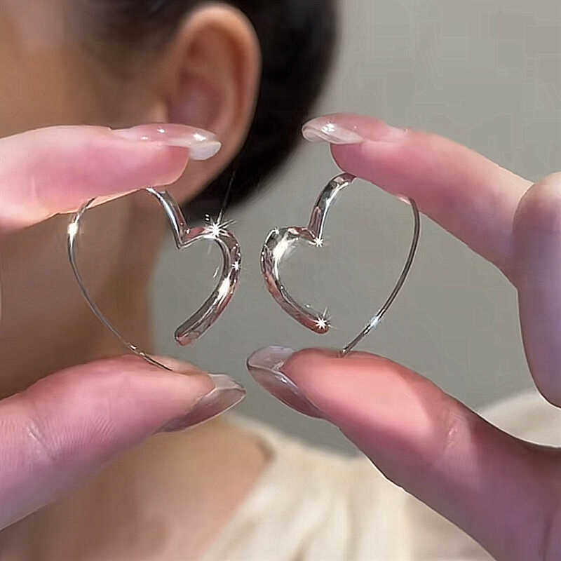 設計感金屬愛心耳環
