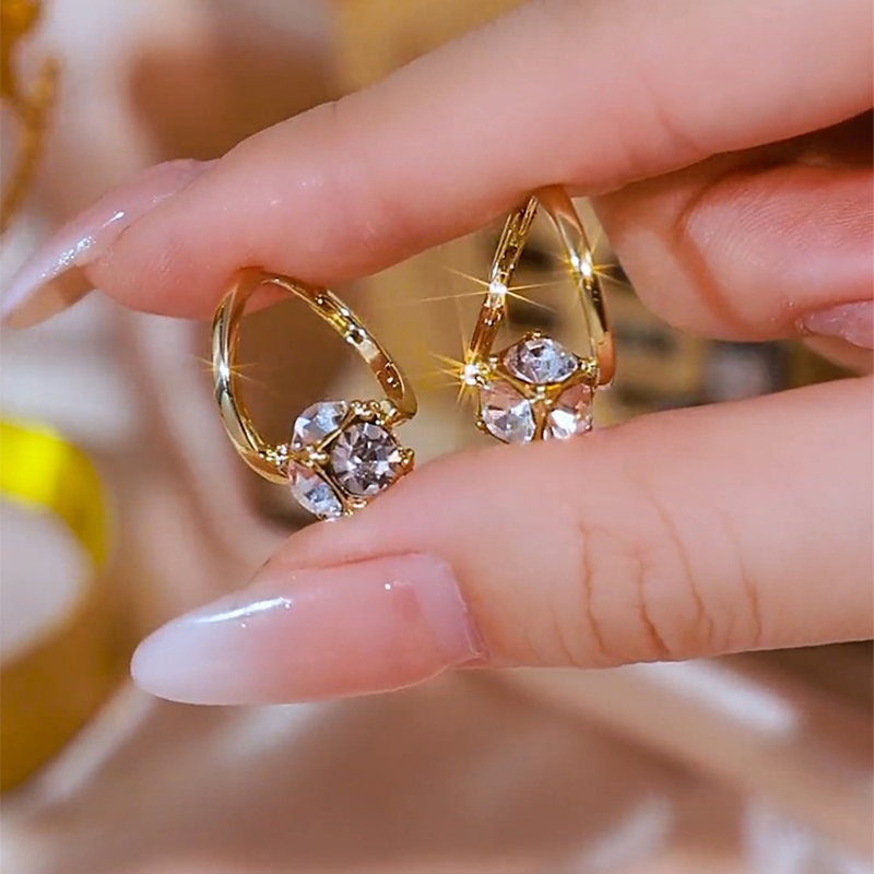 新款一克拉個性耳環