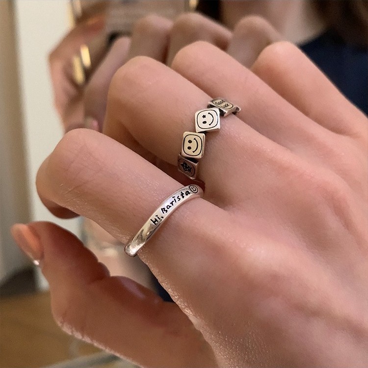復古做舊方塊笑臉字母戒指