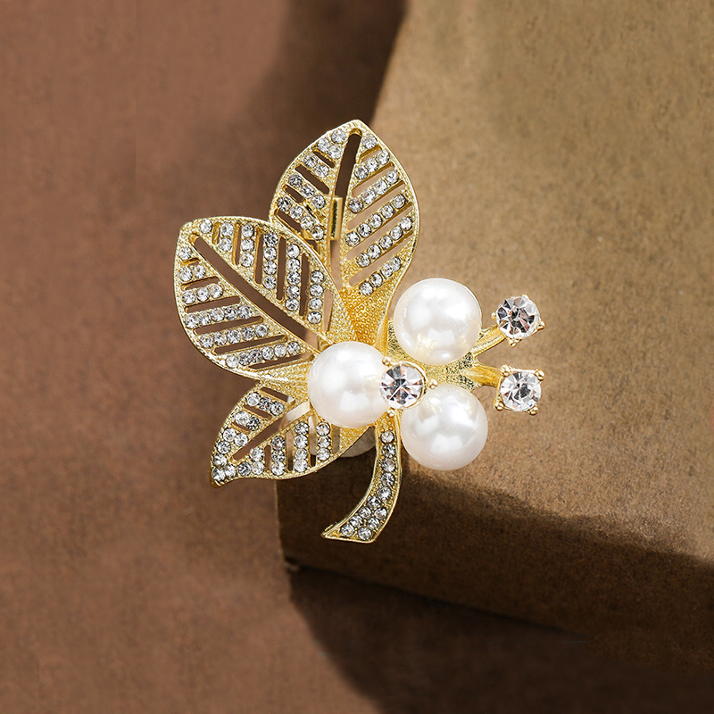 輕奢珍珠葉子胸針Brooch