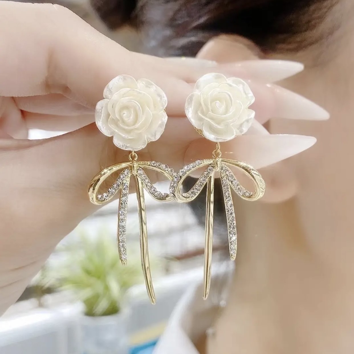 白色仙氣花朵耳環