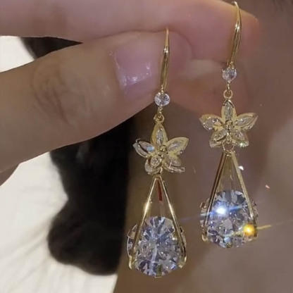精緻鋯石花朵耳環