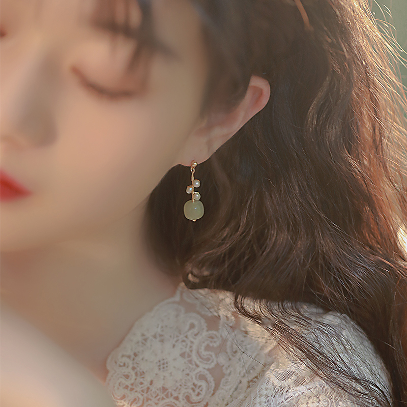 珍珠和田玉石耳環