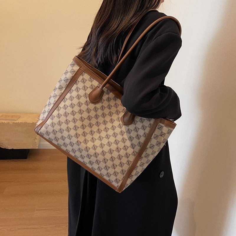 【沫緹甄選】大容量包包秋季百搭新款時尚復古單肩包腋下通勤包托特包