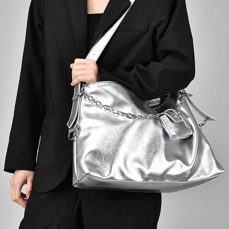 【沫缇甄选】錬條托特包 2023潮流新款大容量包包斜跨女包高級感通勤單肩包