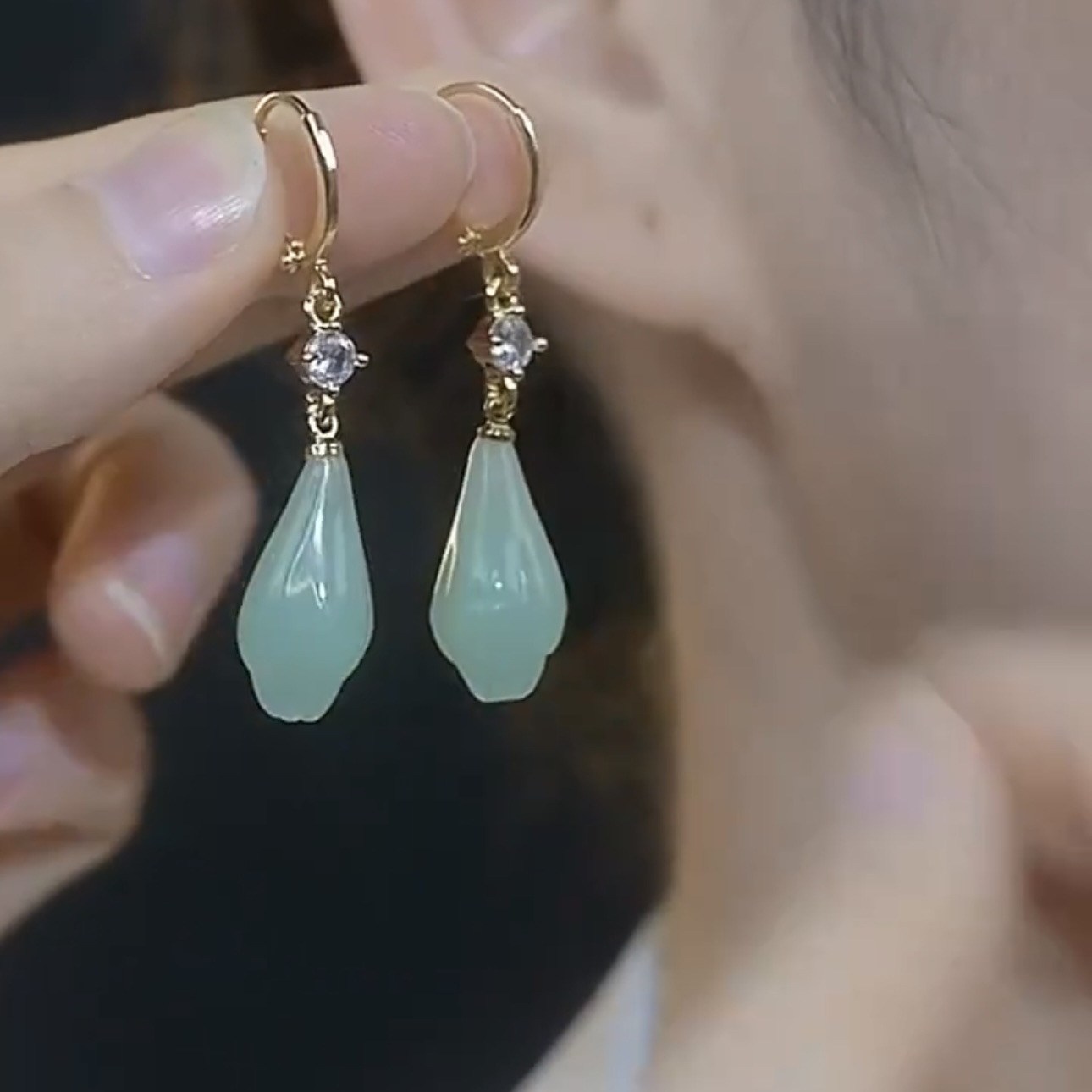 和田玉玉蘭花花苞耳環
