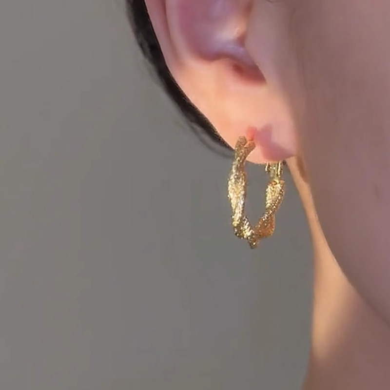 輕奢麻花圈圈耳扣耳環