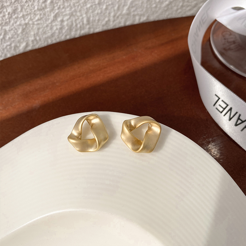 復古港風磨砂金耳環