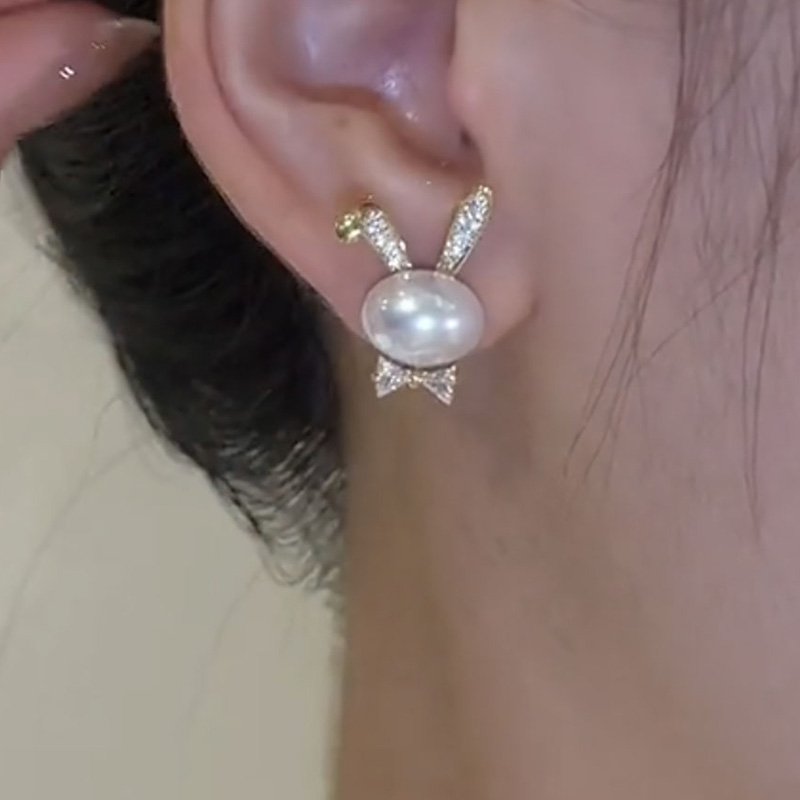 小巧精緻珍珠兔子耳環