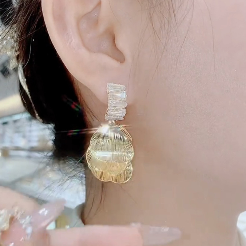 金花瓣輕奢流蘇耳環