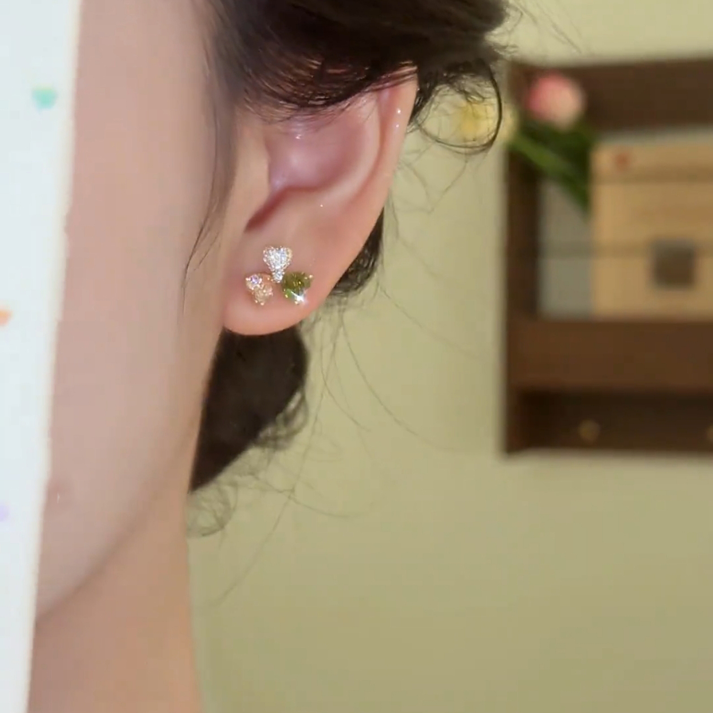 精緻輕奢彩色三葉草耳環