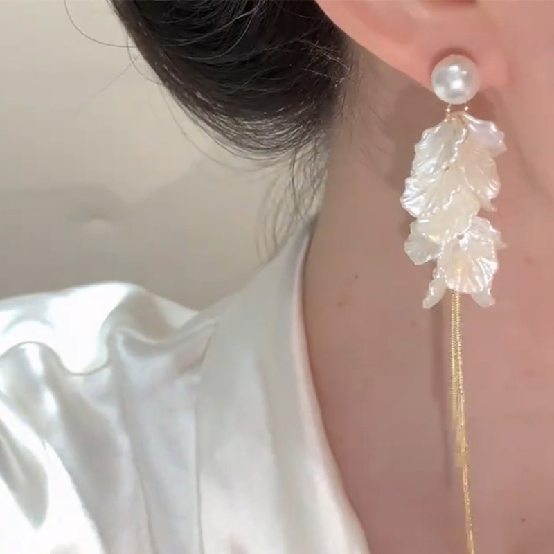 珍珠貝殼葉長款流蘇耳環