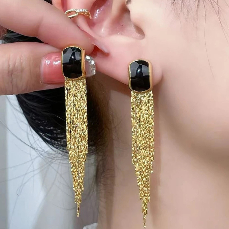 大氣輕奢金屬風流蘇耳環