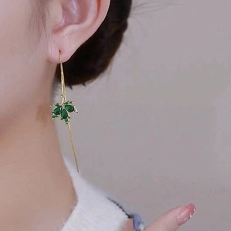 绿色枫叶银针耳环