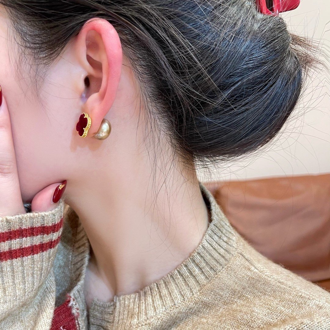 安克拉紅四葉草珍珠耳環