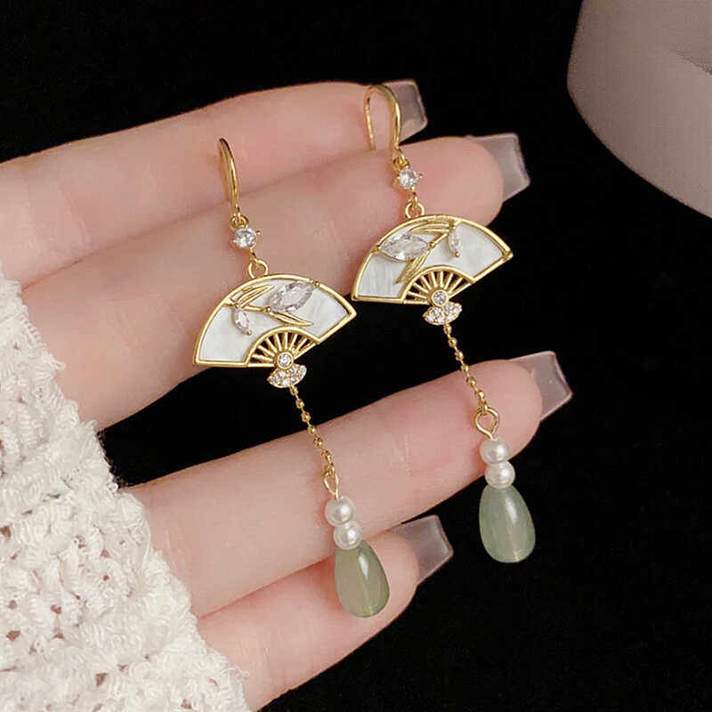 復古扇形和田玉耳環