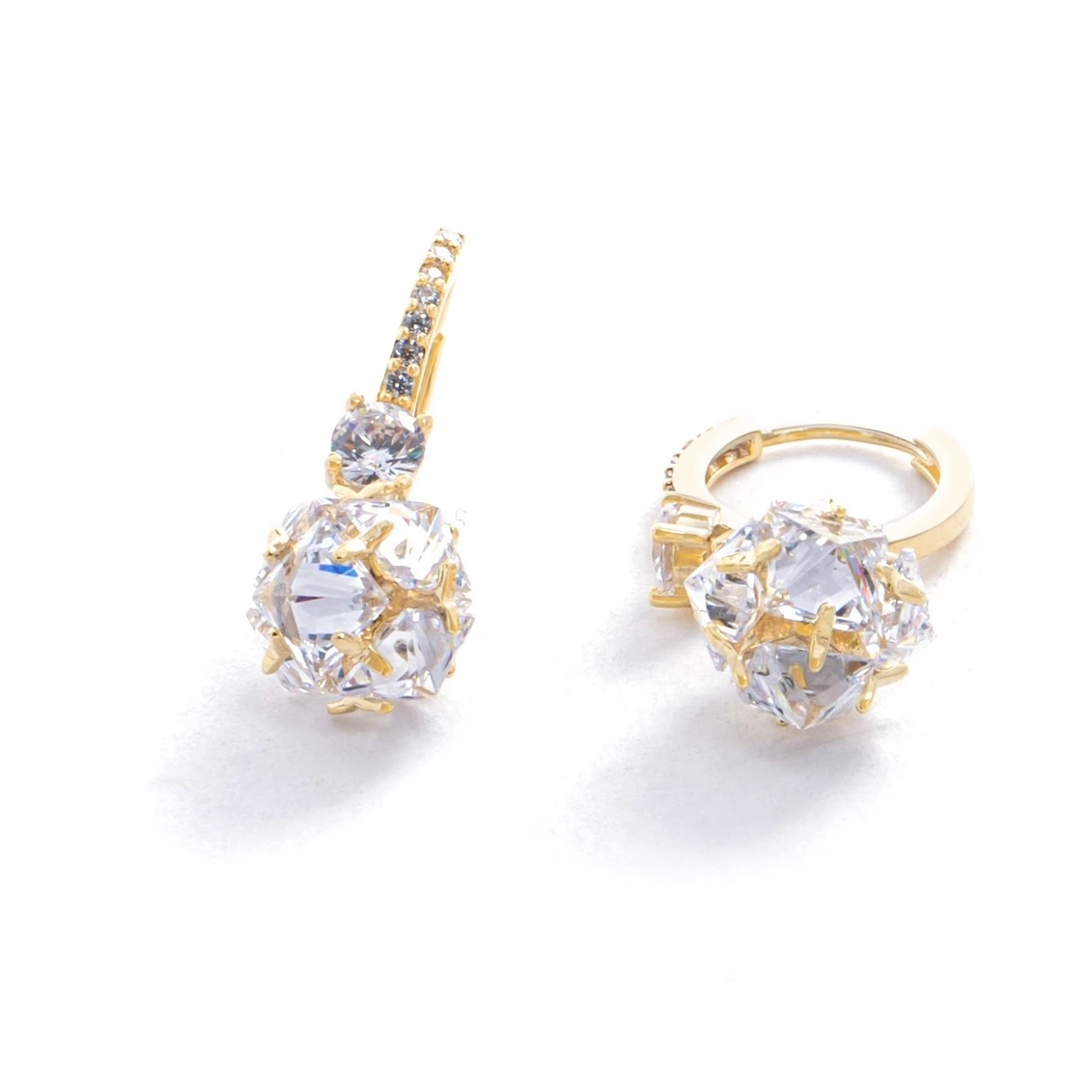 精緻純銀鋯石耳環