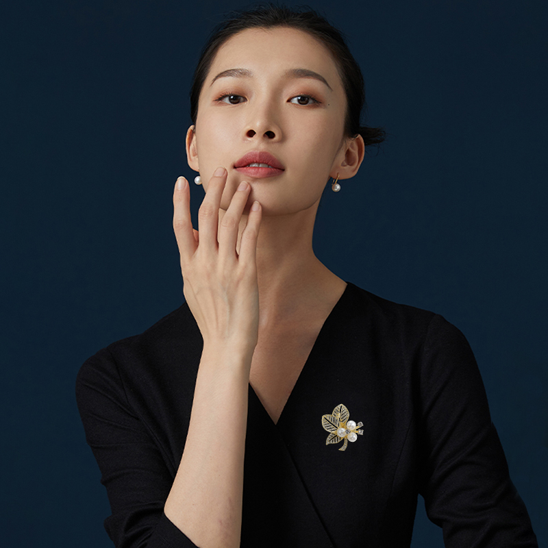 輕奢珍珠葉子胸針