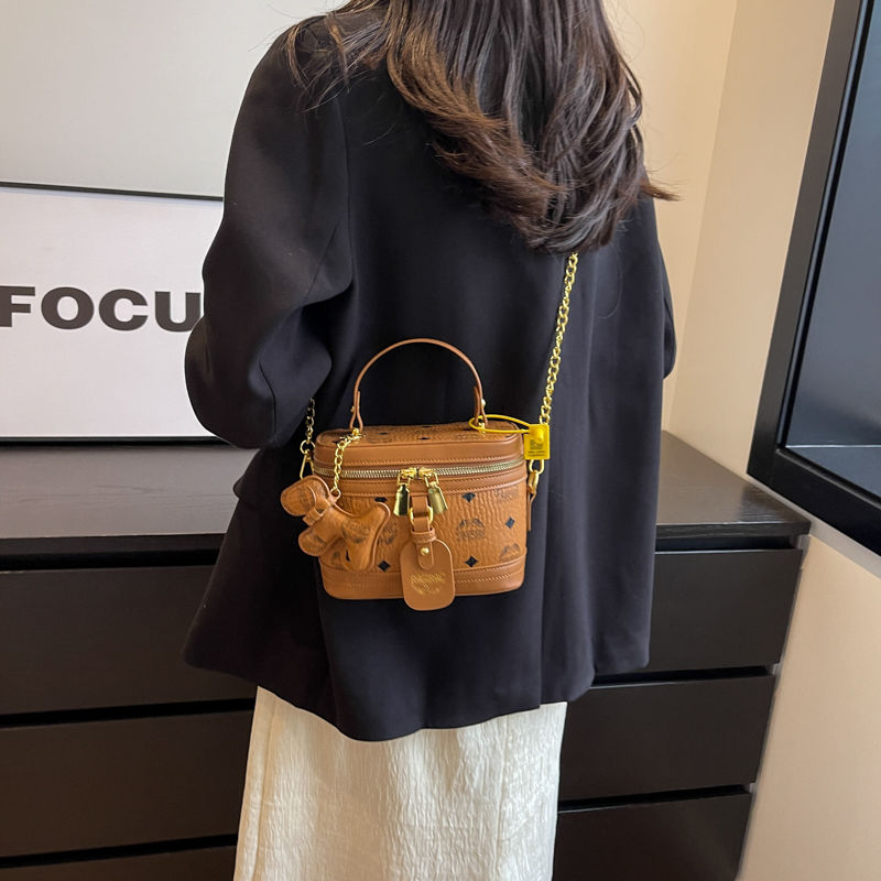 皮革百搭水桶包斜挎包    