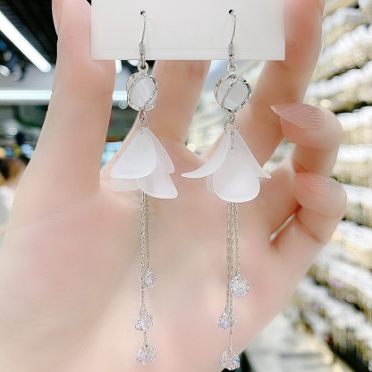 森系貓眼石白色花瓣流蘇耳環